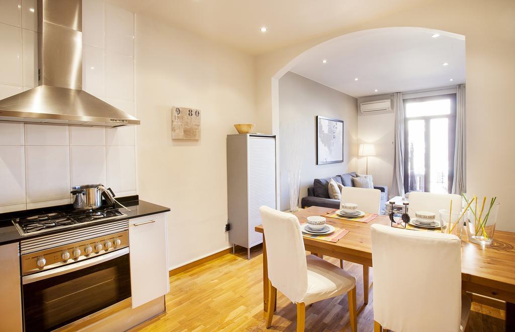 Apartments Barcelona & Home Deco Viladomat Esterno foto
