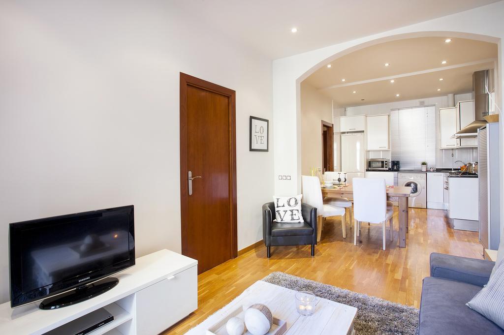 Apartments Barcelona & Home Deco Viladomat Esterno foto