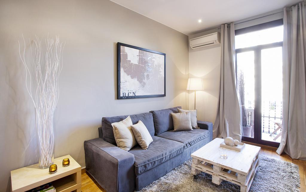 Apartments Barcelona & Home Deco Viladomat Esterno foto