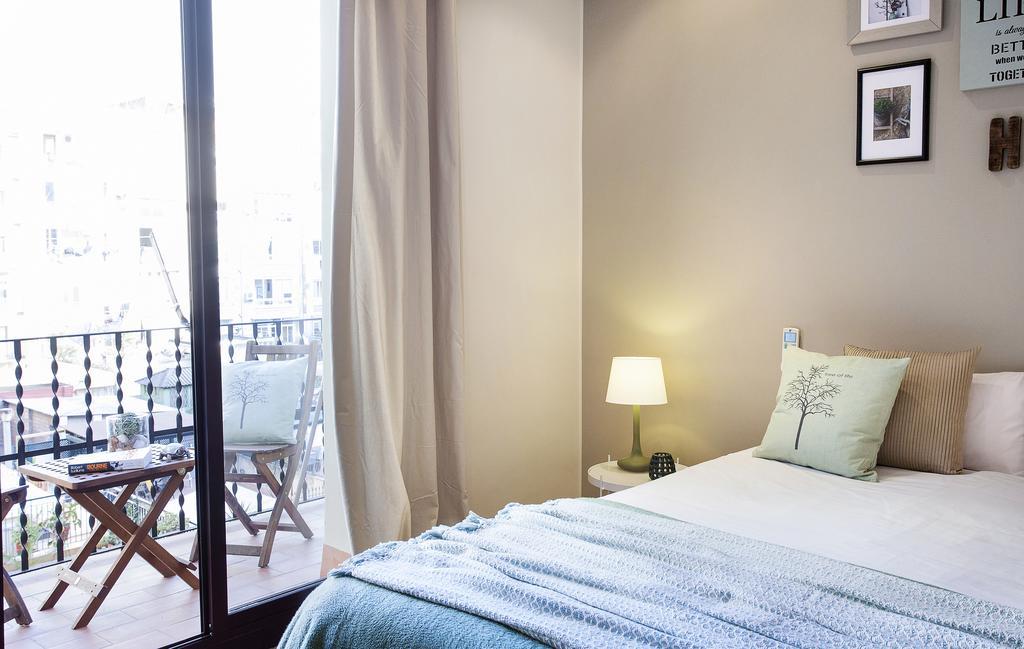 Apartments Barcelona & Home Deco Viladomat Esterno foto