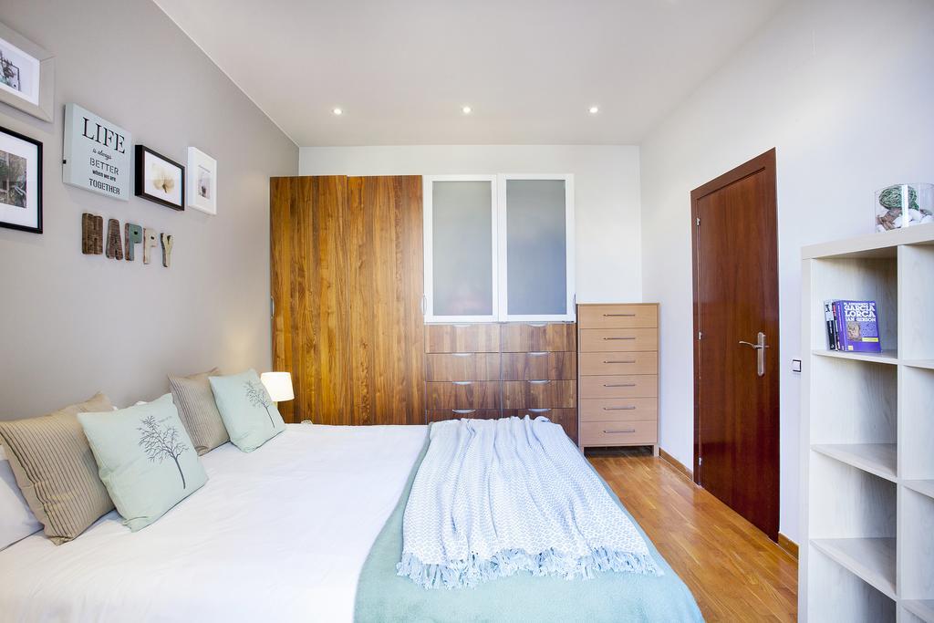 Apartments Barcelona & Home Deco Viladomat Esterno foto