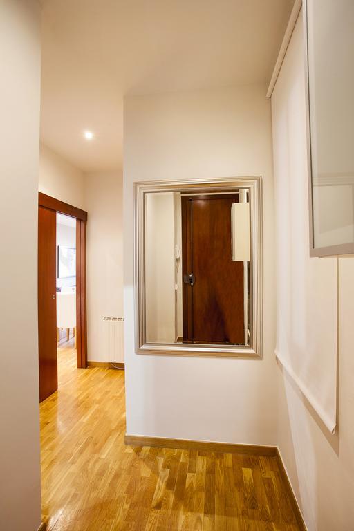 Apartments Barcelona & Home Deco Viladomat Esterno foto
